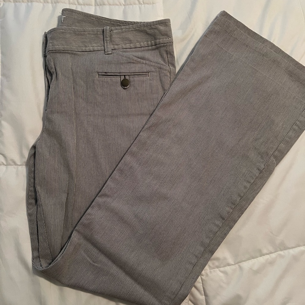 Loft, size 14 flare leg blue and white pin strip pants